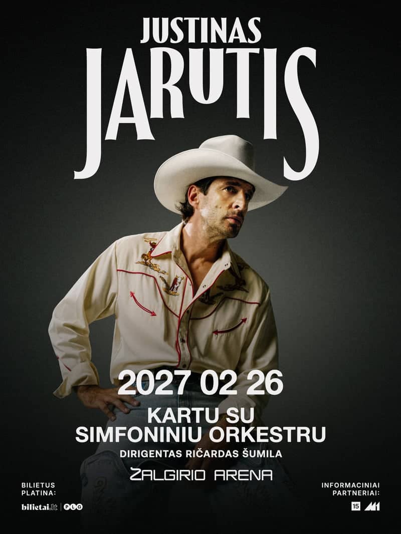 Justinas Jarutis with a symphony orchestra
