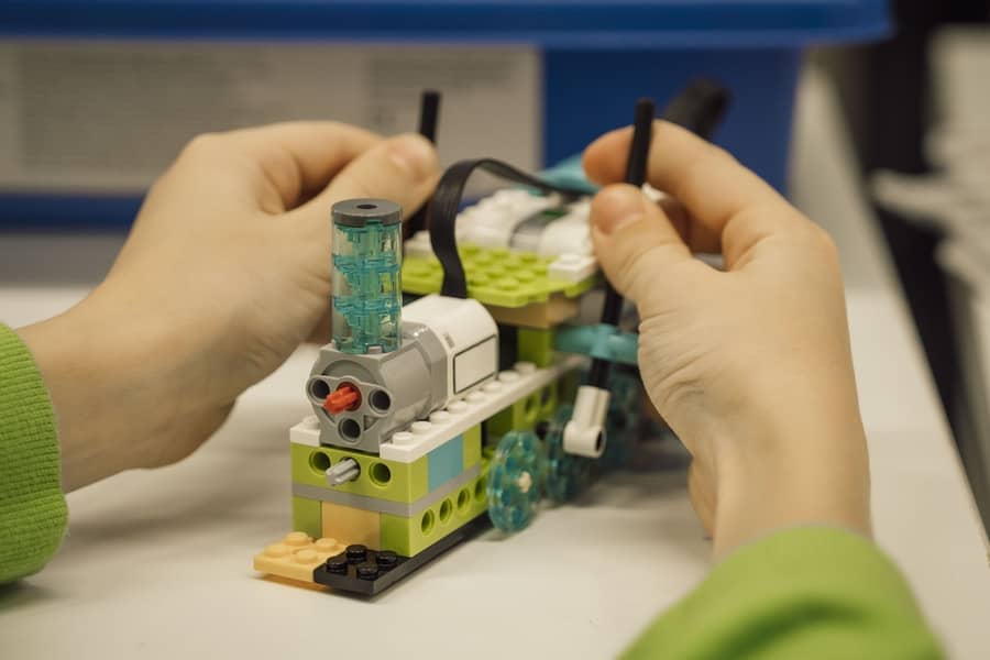 LEGO robotika 9 - 12 gadus veciem bērniem