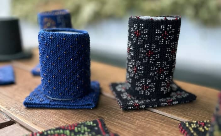 Knitting pearl mittens, or pulse warmers | Masterclass
