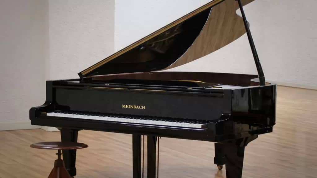 PLAY THE PIANO? PLAY IT IN THE MUSEUM!