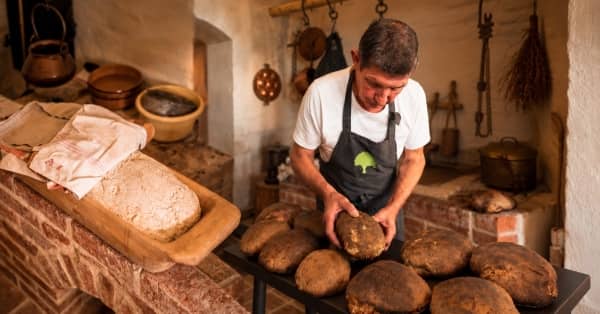 Bread Day at Hoijer House with the country band “Paurupīte”