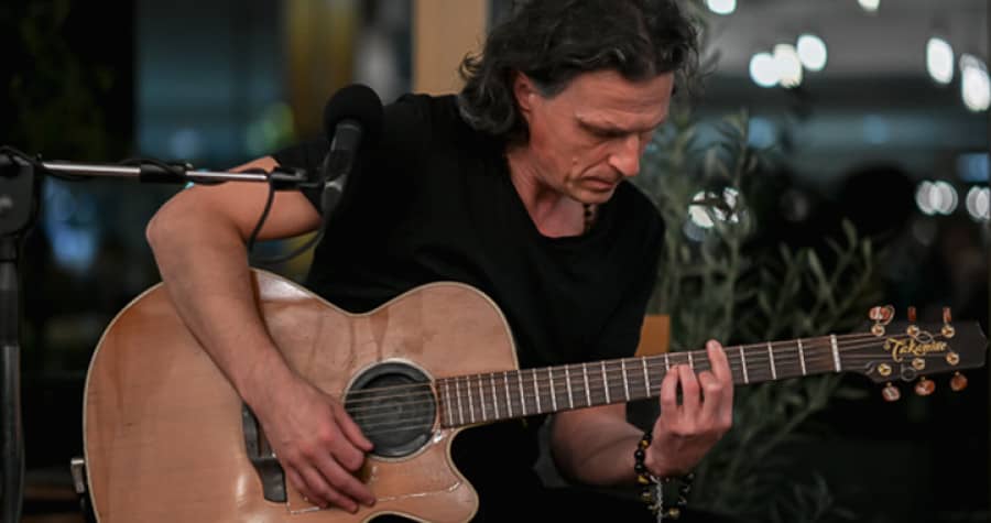 Andrius Vaičiulis | Guitar and vocals for pleasant conversations
