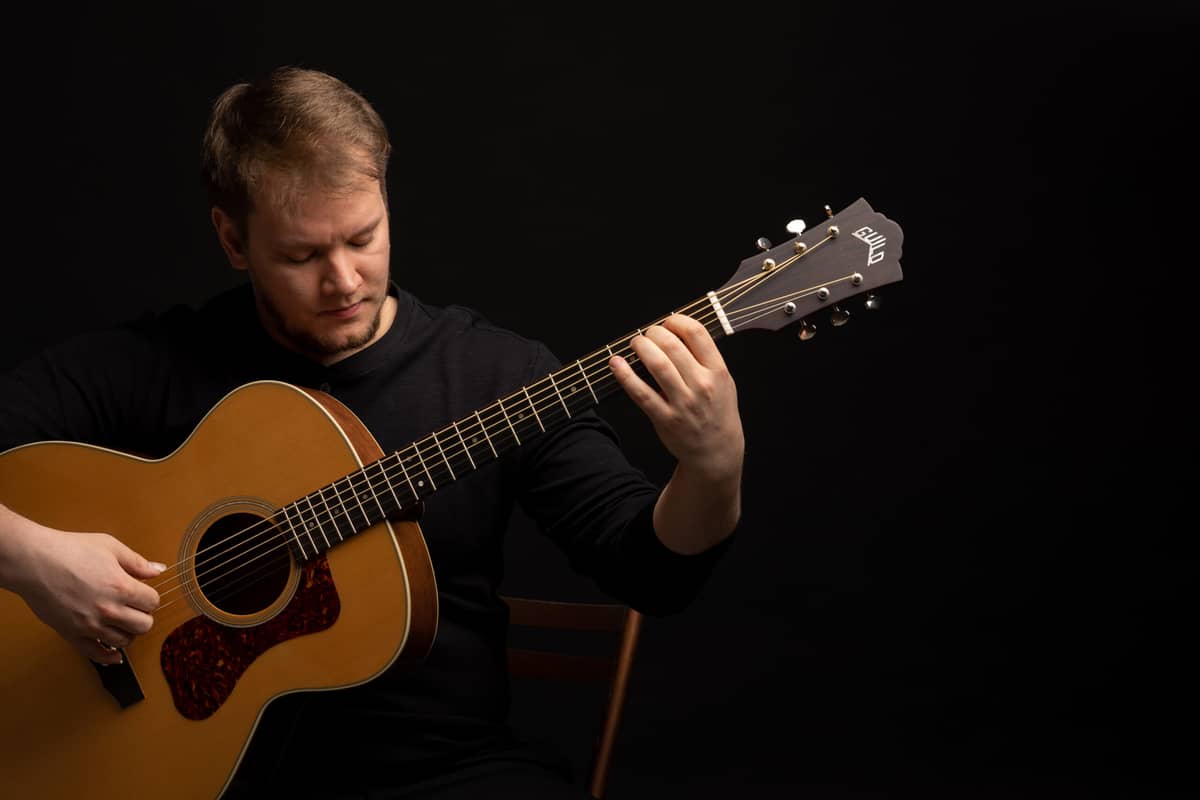 Guitarist Gints Smukais in the concert programme “EKSPRESIJAS 1”