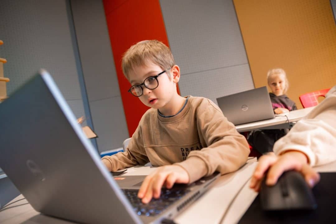 Autumn IT School "Explore! Create! Discover!" at Ventspils Science Centre VIZIUM for six-year-olds and pupils in grades 1–4