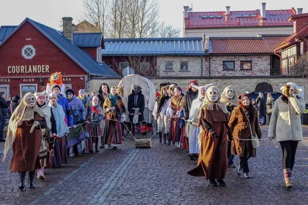 Log Pulling and Winter Solstice Events